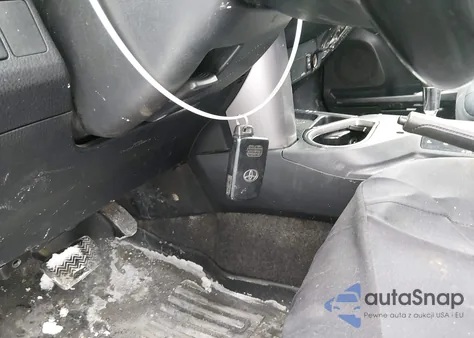 2017 Toyota Rav4 Xle z USA, uszkodzony, nr VIN JTMRFREV6HD220584